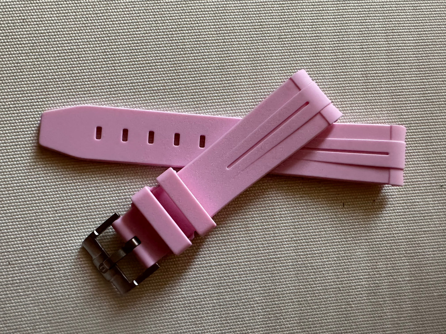 Wraparound "SILICONE" straps for all OmegaSwatch models of the "Mission to the Moon" series and other watches with 20mm lugs (Timex, Seiko, Citizen etc .)