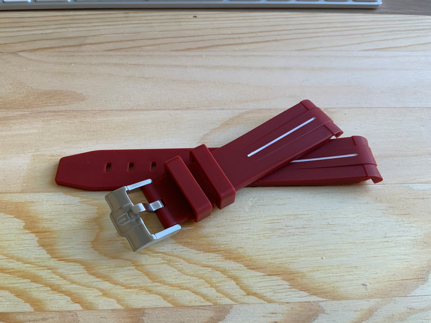 Wraparound "SILICONE" straps for all OmegaSwatch models of the "Mission to the Moon" series and other watches with 20mm lugs (Timex, Seiko, Citizen etc .)