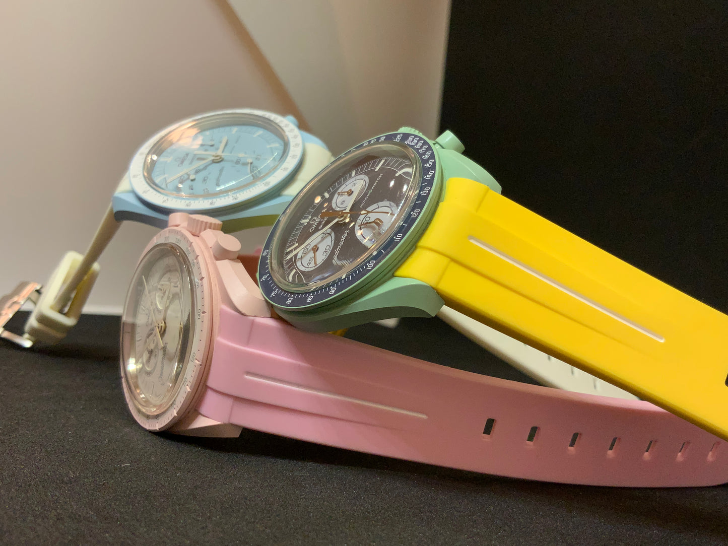 Wraparound "SILICONE" straps for all OmegaSwatch models of the "Mission to the Moon" series and other watches with 20mm lugs (Timex, Seiko, Citizen etc .)