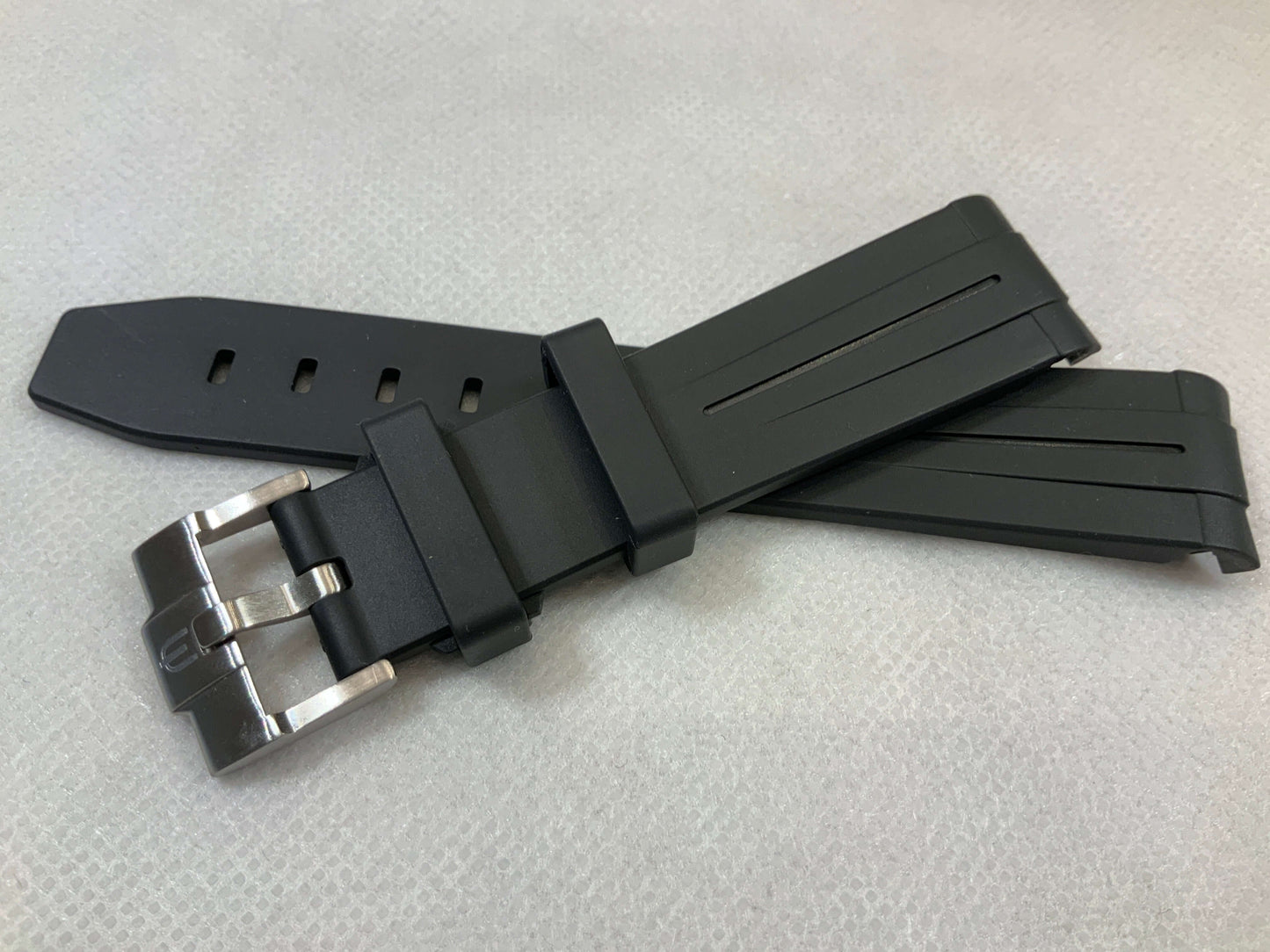 Wraparound "SILICONE" straps for all OmegaSwatch models of the "Mission to the Moon" series and other watches with 20mm lugs (Timex, Seiko, Citizen etc .)