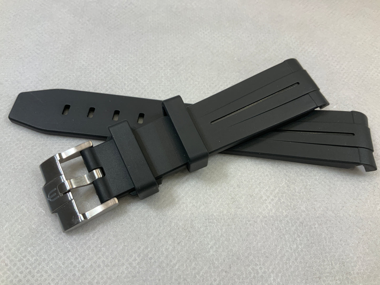 Wraparound "SILICONE" straps for all OmegaSwatch models of the "Mission to the Moon" series and other watches with 20mm lugs (Timex, Seiko, Citizen etc .)