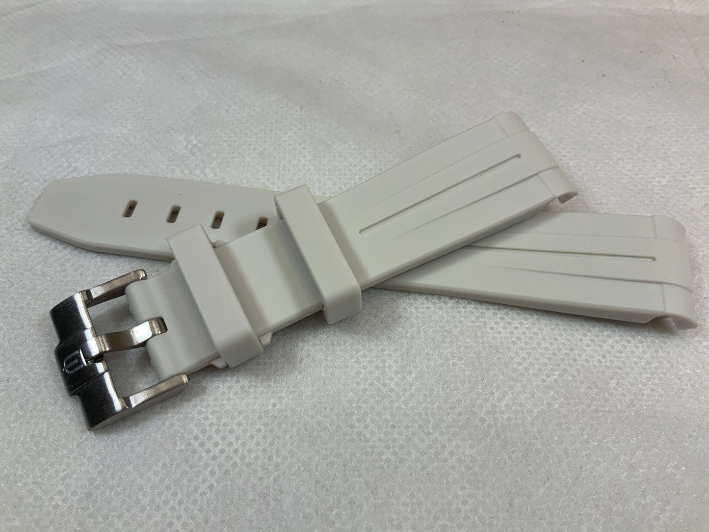 Wraparound "SILICONE" straps for all OmegaSwatch models of the "Mission to the Moon" series and other watches with 20mm lugs (Timex, Seiko, Citizen etc .)