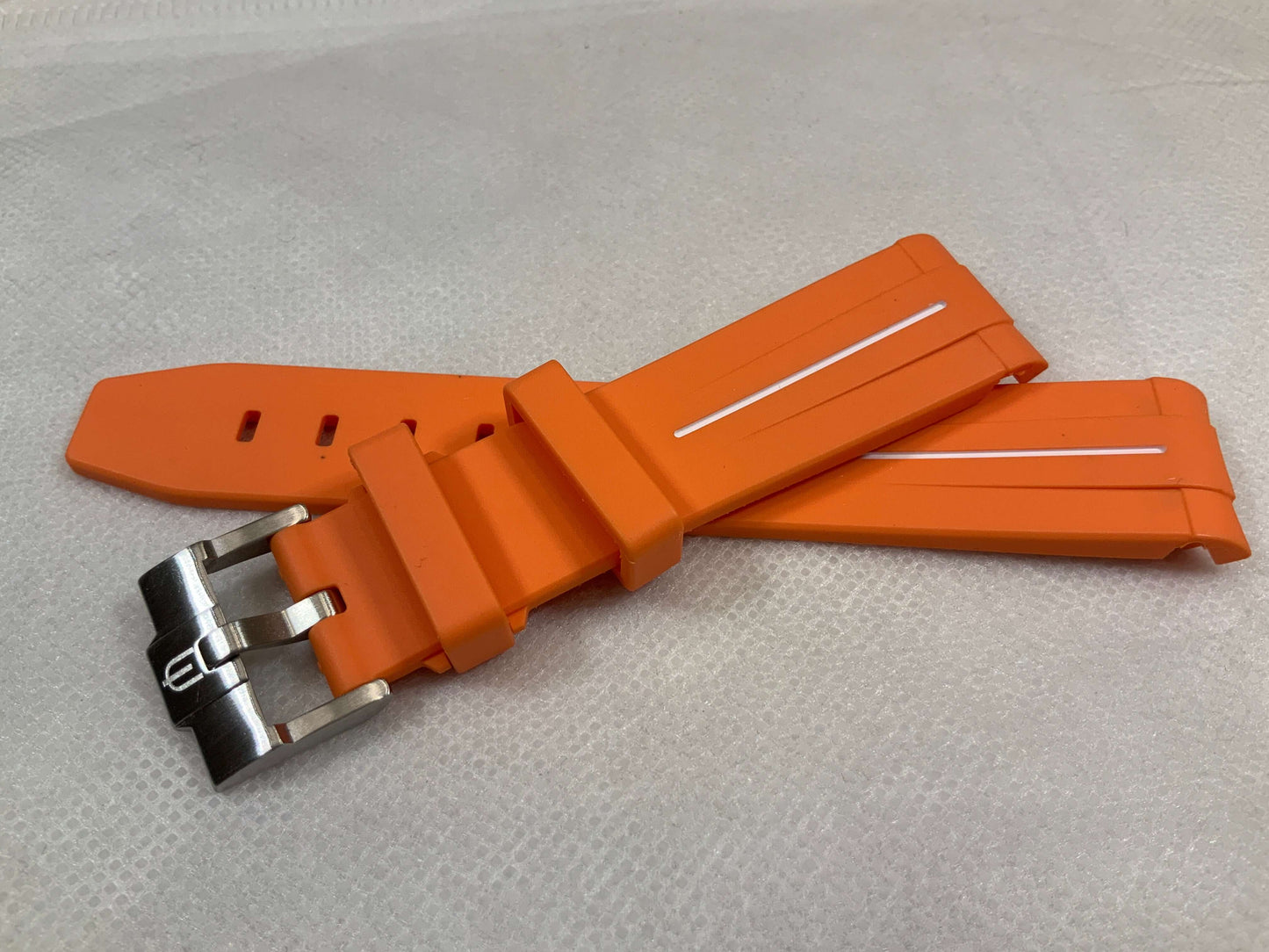 Wraparound "SILICONE" straps for all OmegaSwatch models of the "Mission to the Moon" series and other watches with 20mm lugs (Timex, Seiko, Citizen etc .)