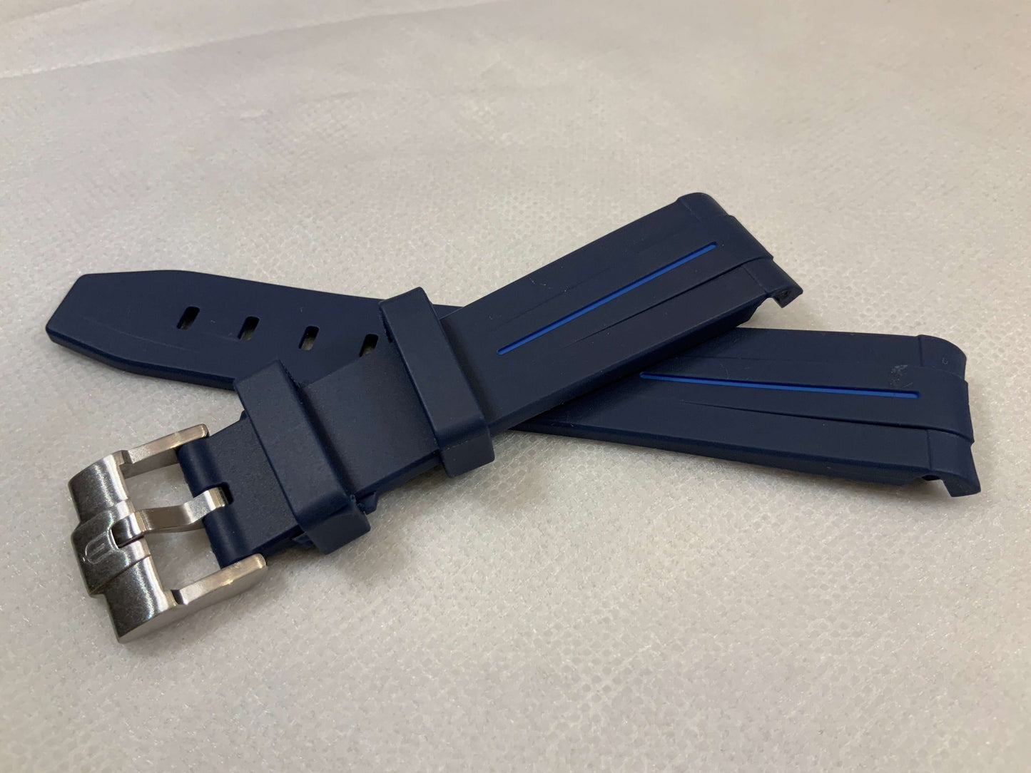 Wraparound "SILICONE" straps for all OmegaSwatch models of the "Mission to the Moon" series and other watches with 20mm lugs (Timex, Seiko, Citizen etc .)