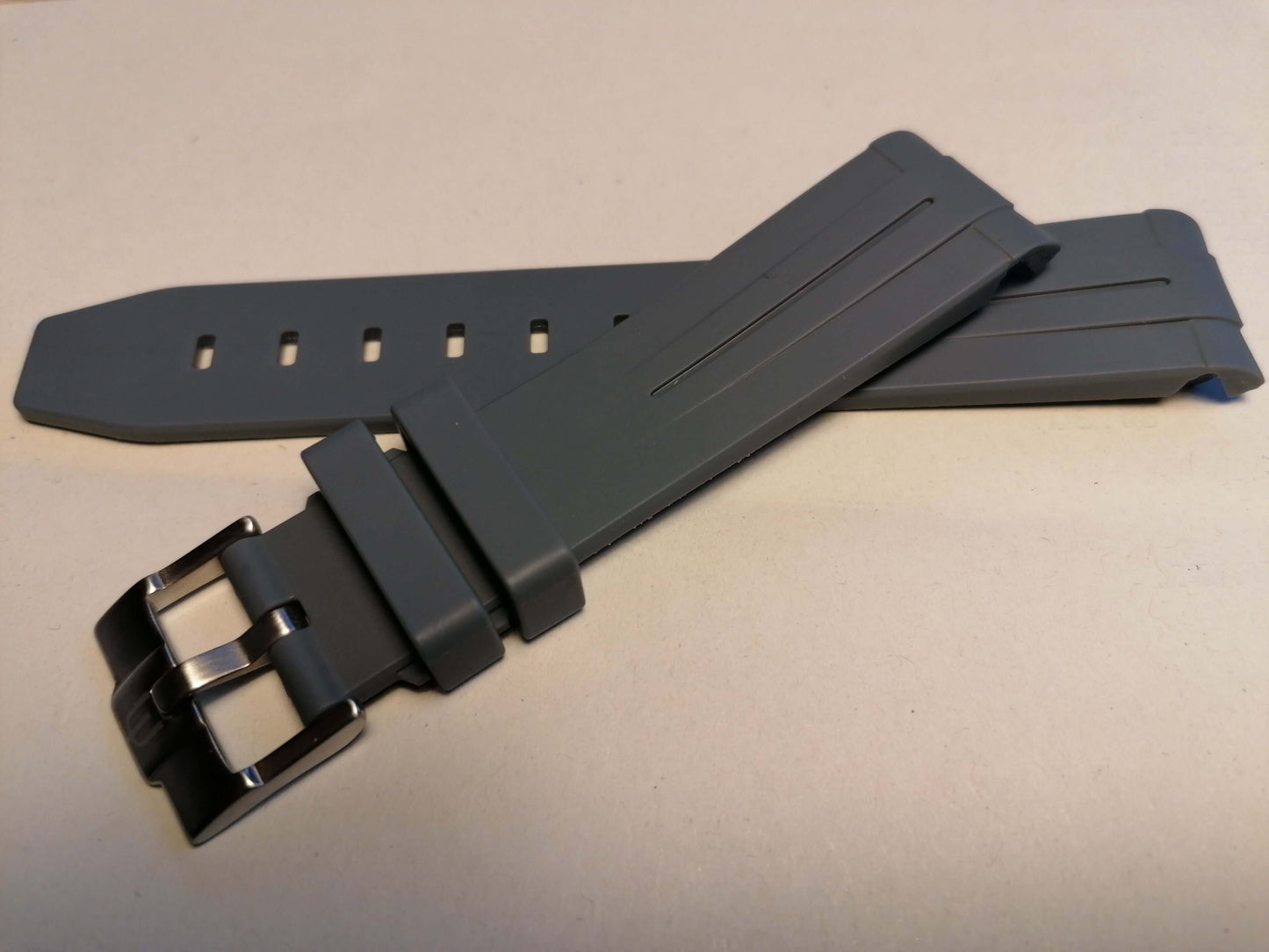 Wraparound "SILICONE" straps for all OmegaSwatch models of the "Mission to the Moon" series and other watches with 20mm lugs (Timex, Seiko, Citizen etc .)